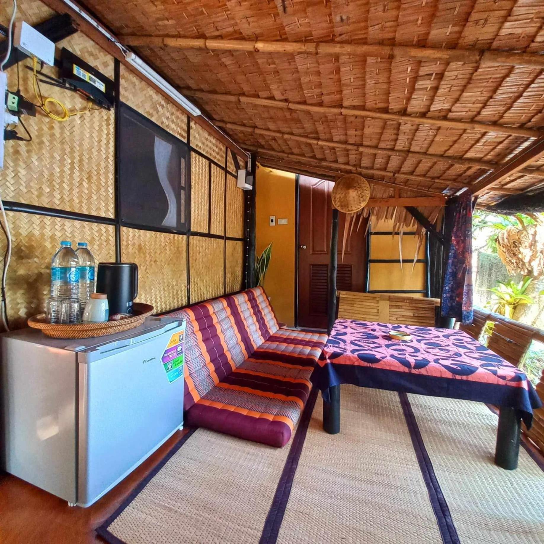Bar Horizon Hostel Chumphon Eksteriør bilde